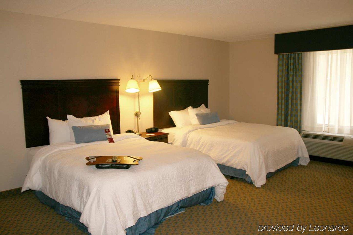 Hampton Inn Syracuse Clay Ливерпуль Номер фото