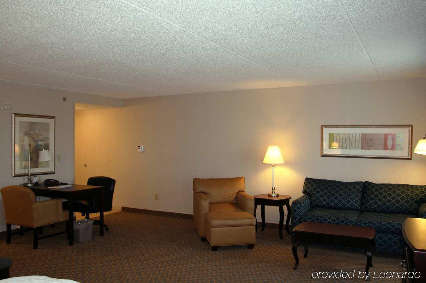 Hampton Inn Syracuse Clay Ливерпуль Номер фото