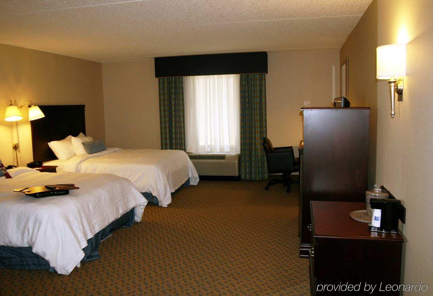 Hampton Inn Syracuse Clay Ливерпуль Номер фото